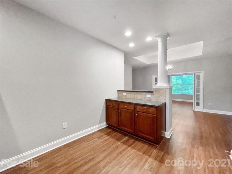 8667 Edinburgh Square Dr, Cornelius, NC 28031