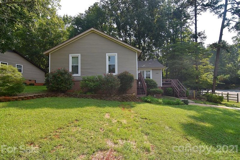 9519 Buckskin Ln, Mint Hill, NC 28227