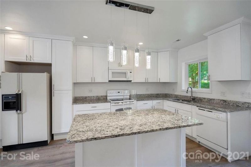 2430 32nd Ave, Hickory, NC 28601