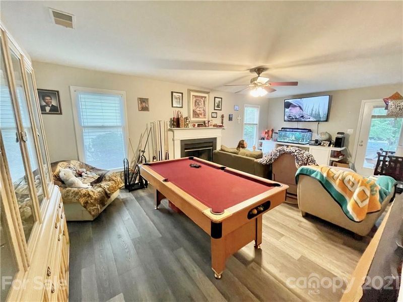 9612 Lawley Ln, Matthews, NC 28105