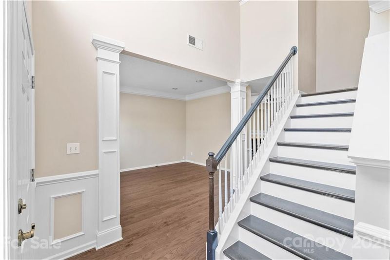 16226 Greybriar Forest Ln, Charlotte, NC 28278