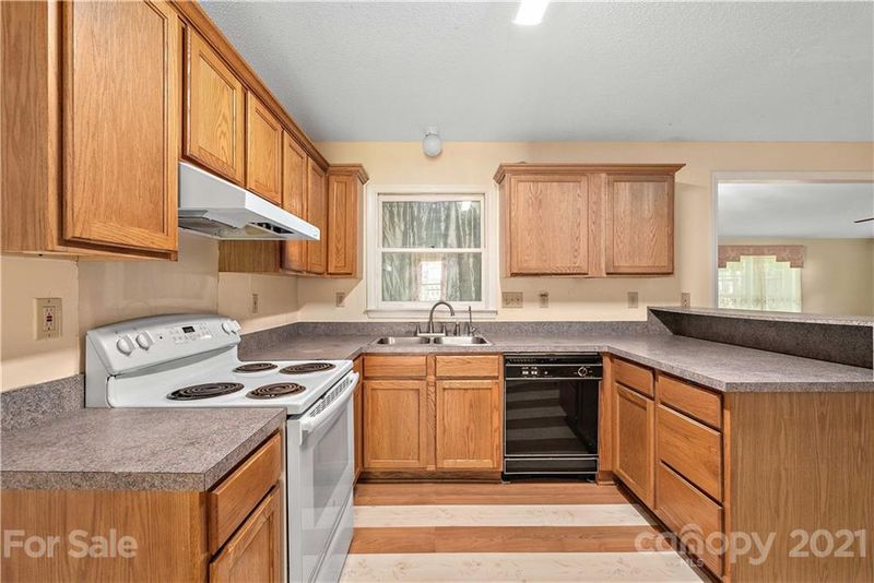 6415 Schubert Pl, Charlotte, NC 28227