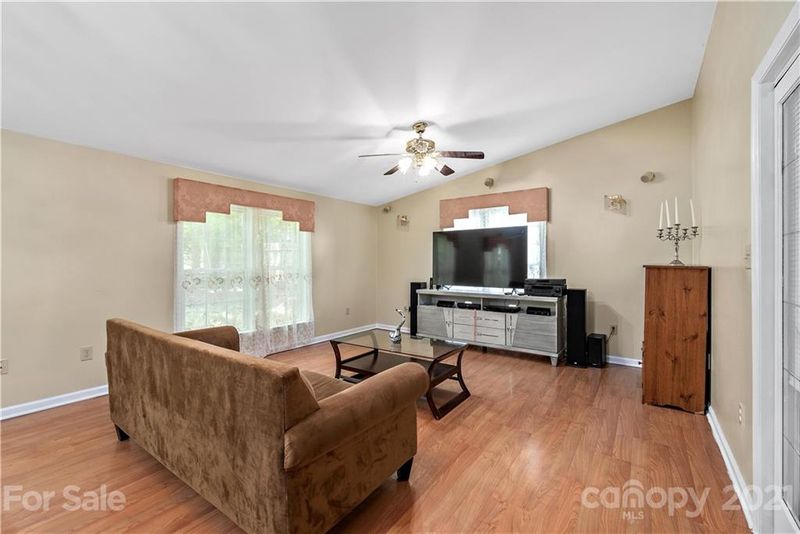 6415 Schubert Pl, Charlotte, NC 28227