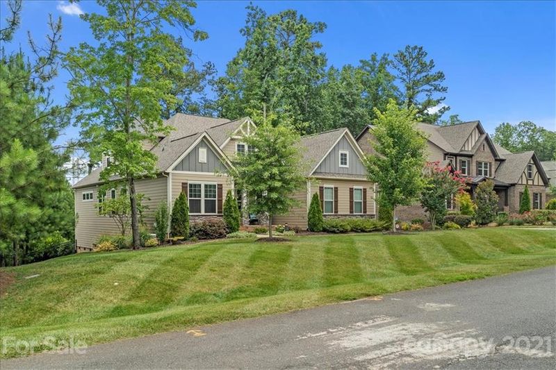 709 Fawns Glen Pl, Clover, SC 29710
