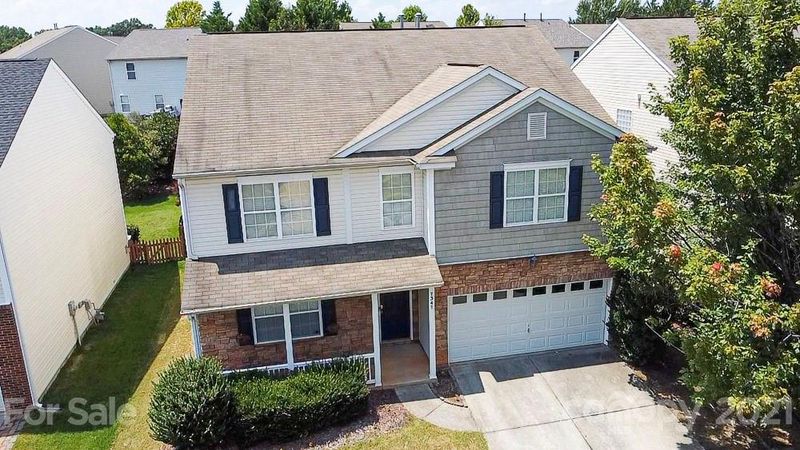 7347 Lamplighter Close Dr, Matthews, NC 28105
