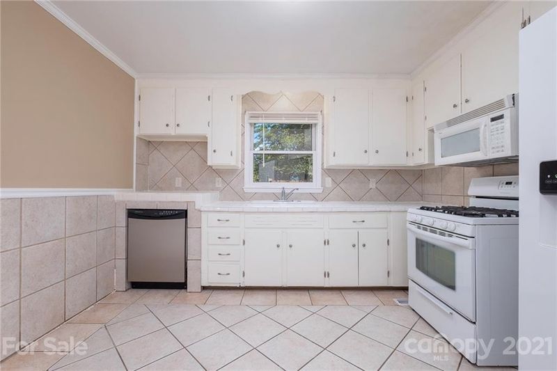 1515 Starbrook Dr, Charlotte, NC 28210