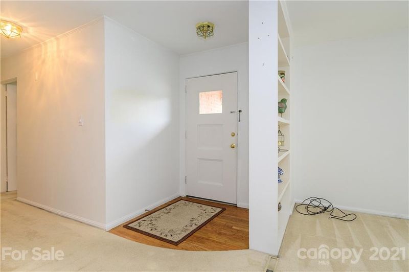 836 Woodlawn Rd E, Charlotte, NC 28209