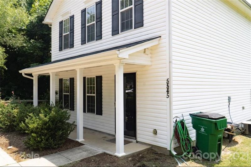 5545 Peachwood Dr, Charlotte, NC 28216