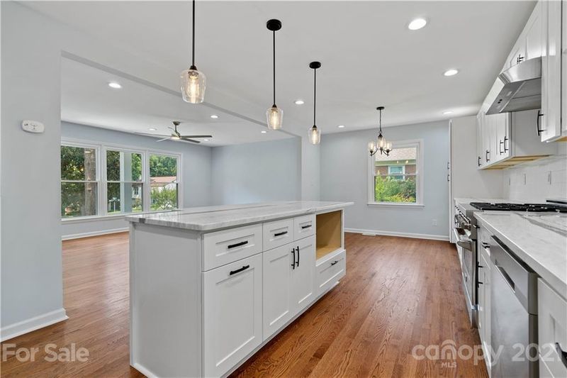 7001 Abbotswood Dr, Charlotte, NC 28226