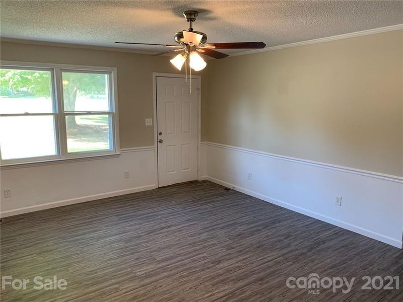 2096 W Carpenter Dr, Lincolnton, NC 28092