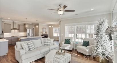 2103 Parrothead Dr #17, Monroe, NC 28110