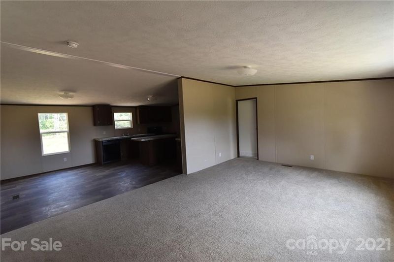 2284 Deerfield Dr, Maiden, NC 28650