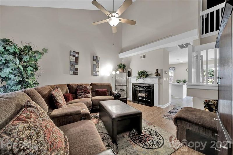 10150 Forest Landing Dr, Charlotte, NC 28213