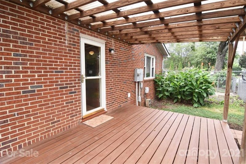 3833 16th St NE, Hickory, NC 28601