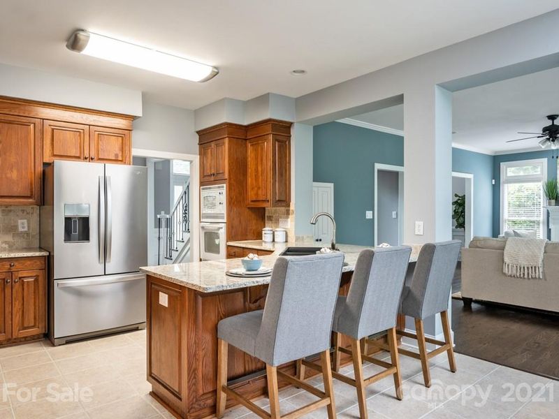 327 Summermore Dr, Charlotte, NC 28270