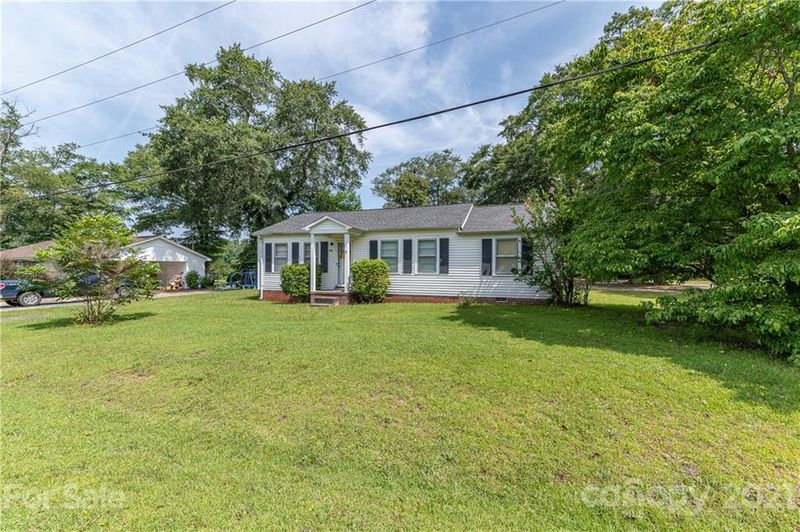 211 Hammond St, Heath Springs, SC 29058