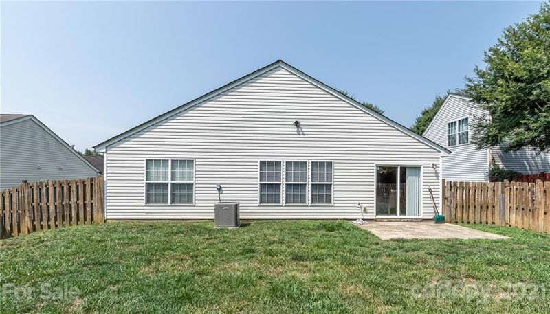 8427 Appledale Dr, Charlotte, NC 28262