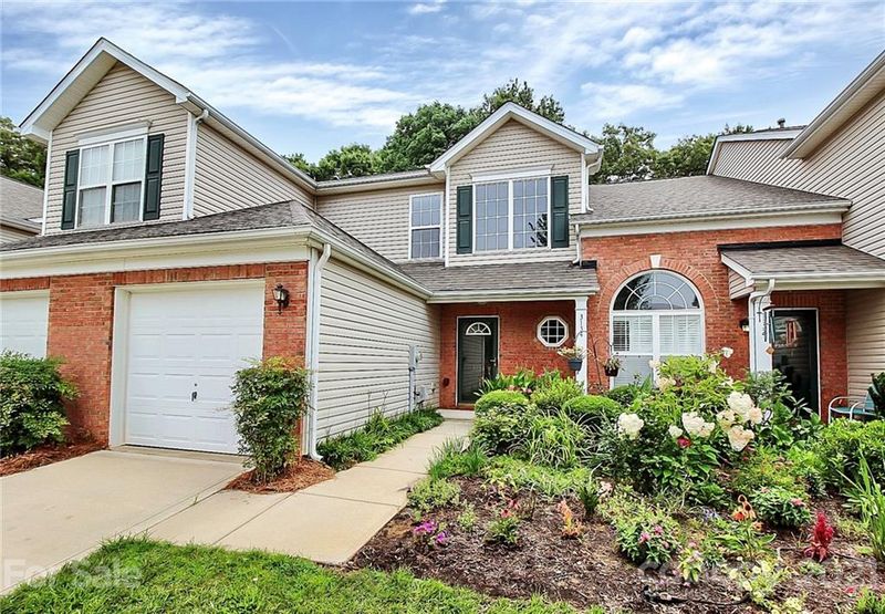 3134 Summerfield Ridge Ln, Matthews, NC 28105