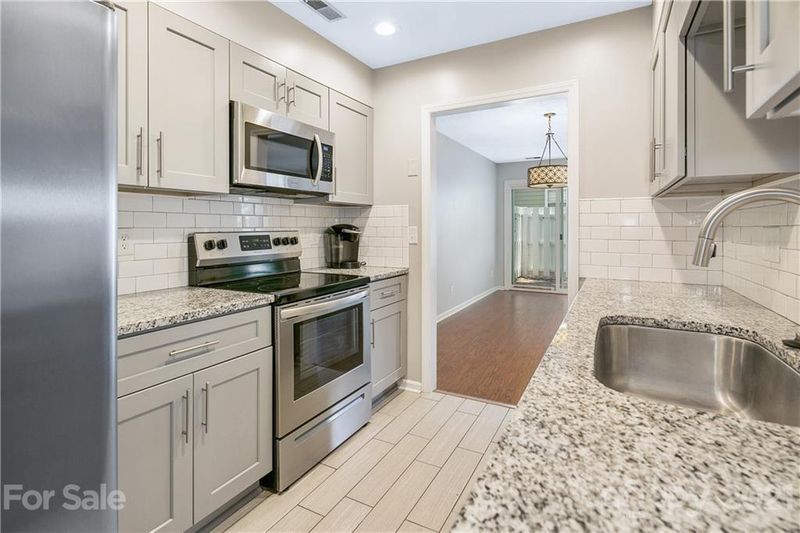 2731 Tiergarten Ln, Charlotte, NC 28210