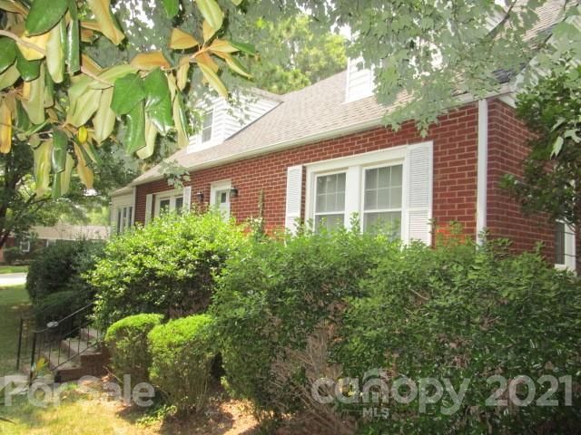 213 Cedar St, Mooresville, NC 28115