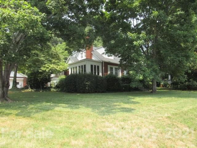 213 Cedar St, Mooresville, NC 28115
