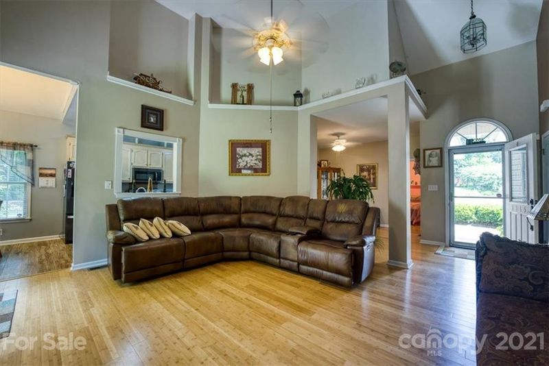 1415 Rainforest Ct, Gastonia, NC 28054