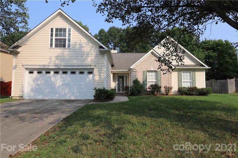11440 Fox Hill Dr, Charlotte, NC 28269