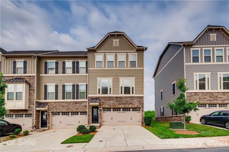 1915 Catkin Ln, Charlotte, NC 28205