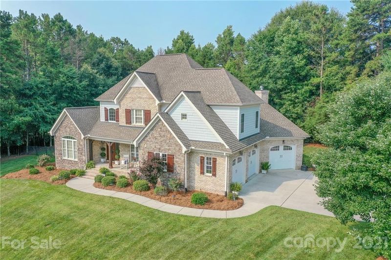 6246 Fox Chase Dr, Davidson, NC 28036