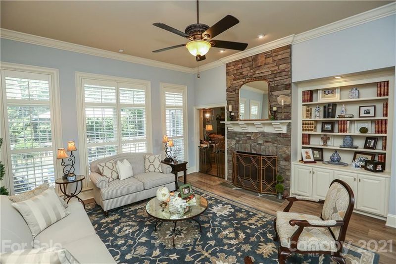 6246 Fox Chase Dr, Davidson, NC 28036