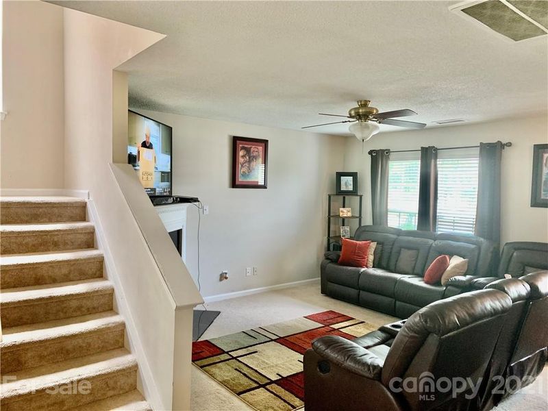 1020 Meadowbrook Ln, Concord, NC 28027