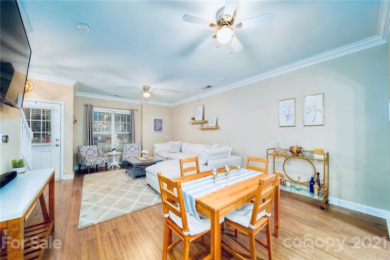 4142 Walker Rd, Charlotte, NC 28211