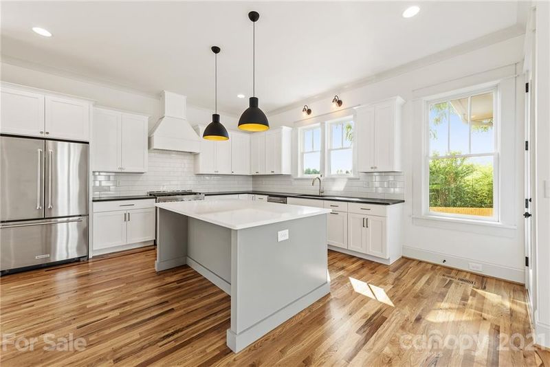 3807 Plainview Rd, Charlotte, NC 28208