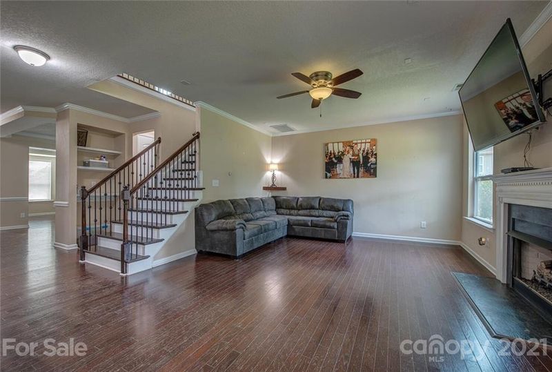 105 Barley Ct, Mount Holly, NC 28120