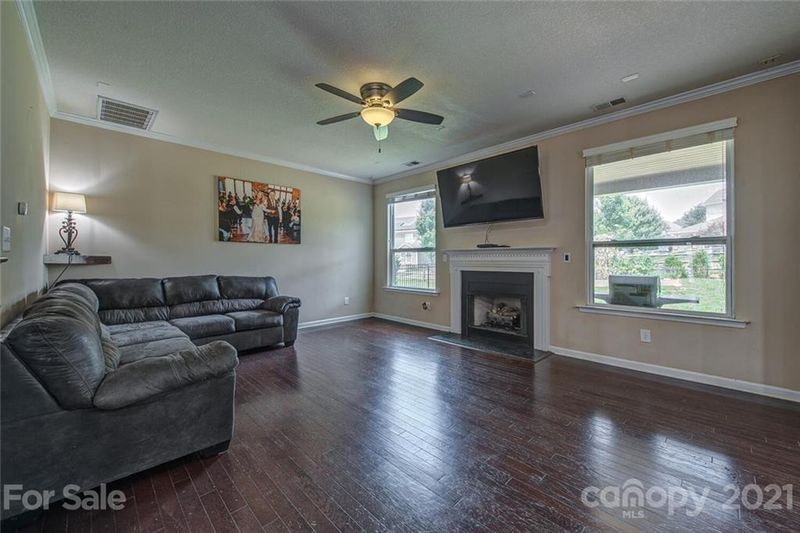 105 Barley Ct, Mount Holly, NC 28120