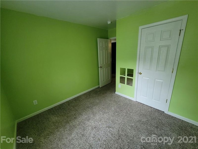 5913 Hamilton Oaks Dr, Charlotte, NC 28216