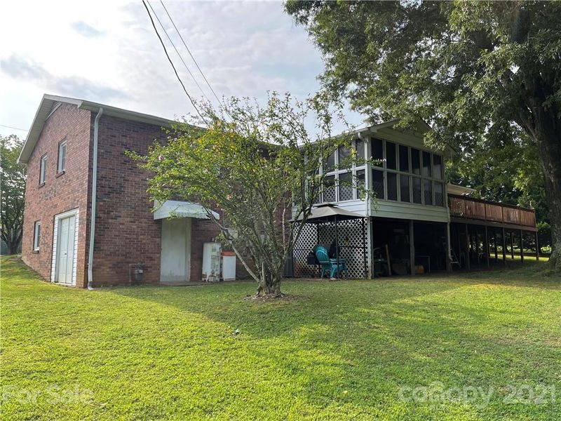 3703 21st St NE, Hickory, NC 28601