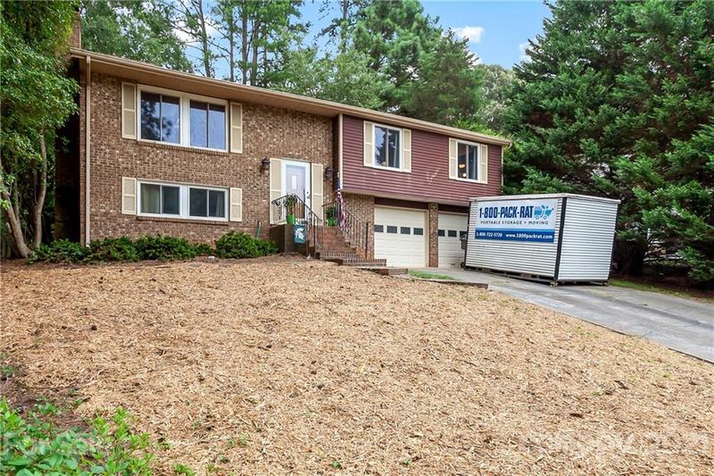 6511 Rollingridge Dr, Charlotte, NC 28211