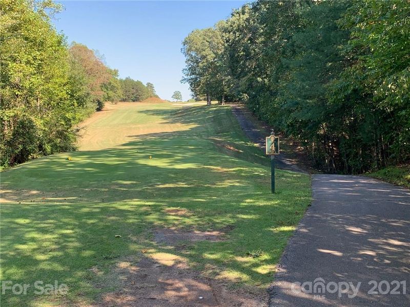 5026 Woodwinds Dr, Hickory, NC 28601