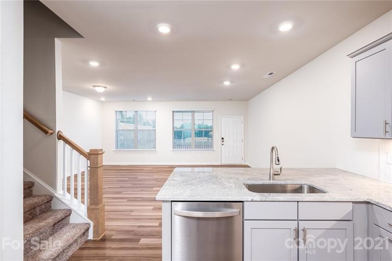 4016 Harmony Hills Dr, Matthews, NC 28105
