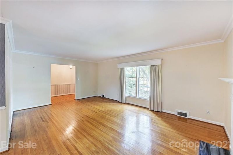 1021 Heather Ln, Charlotte, NC 28209