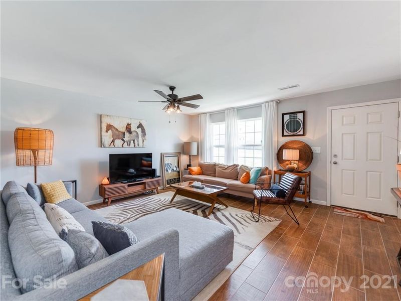 194 Valerie Dr, Lincolnton, NC 28092