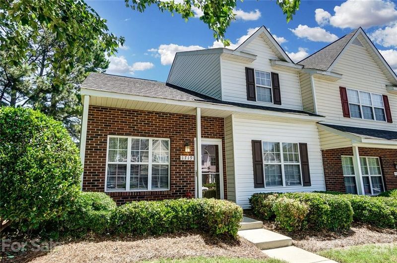 1719 Forest Side Ln, Charlotte, NC 28213