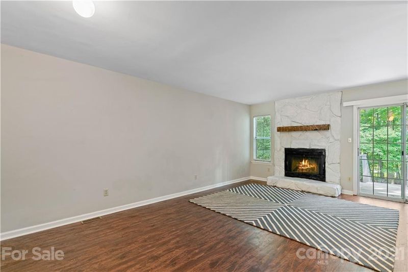 8127 Circle Tree Ln, Charlotte, NC 28277