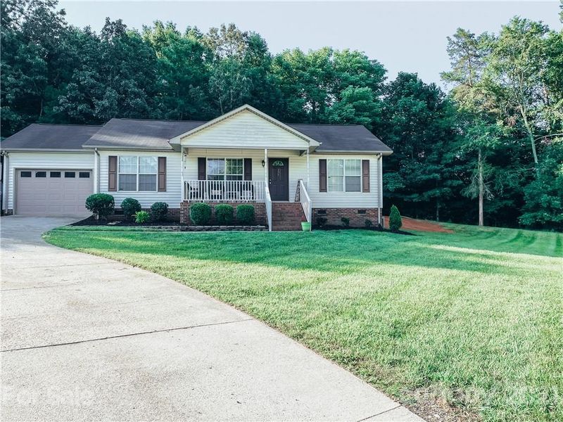 135 Fritzvon Dr, Mount Pleasant, NC 28124