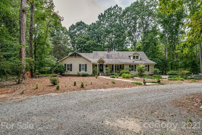 3130 Forest Lawn Dr, Matthews, NC 28104
