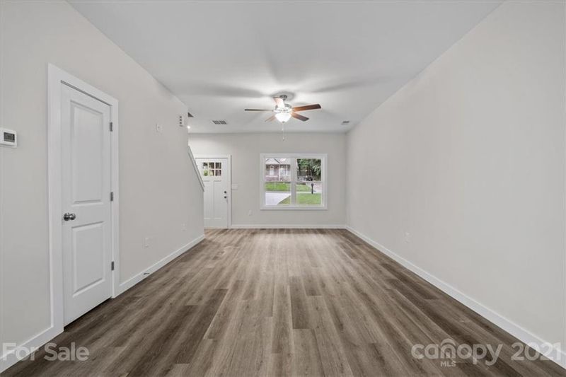 5345 Pinebrook Dr, Charlotte, NC 28208
