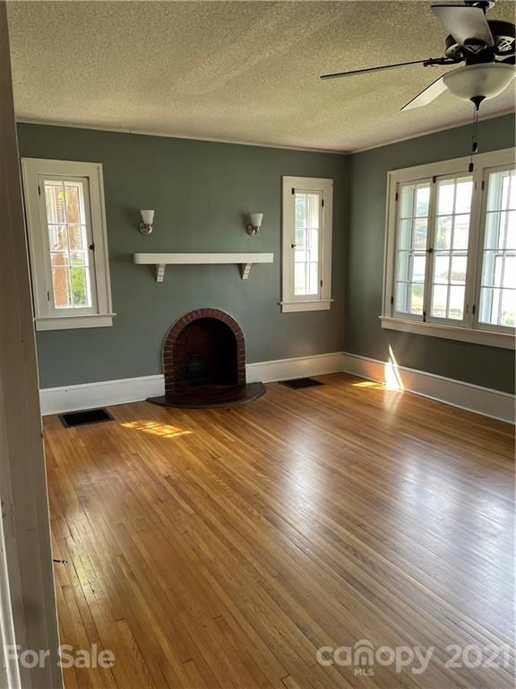 122 E Catawba Ave, Mount Holly, NC 28120