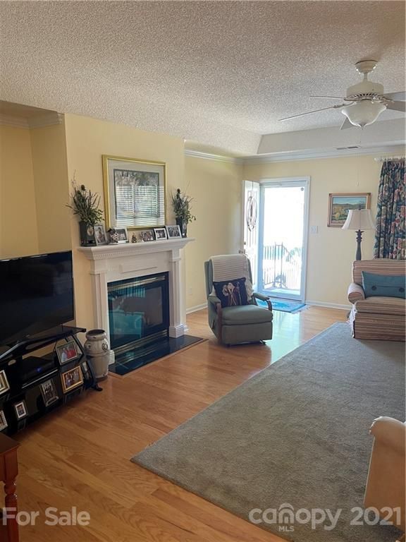 2211 Windsor Woods Dr, Gastonia, NC 28054