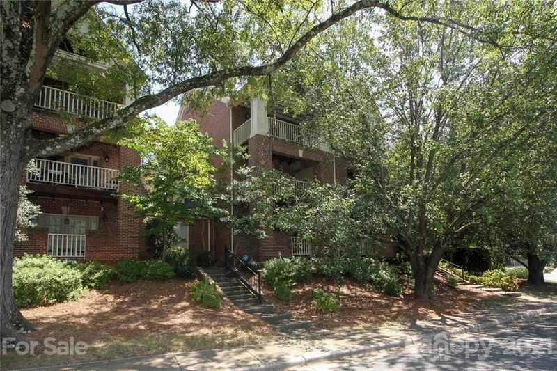 225 S Chase St #F, Charlotte, NC 28207